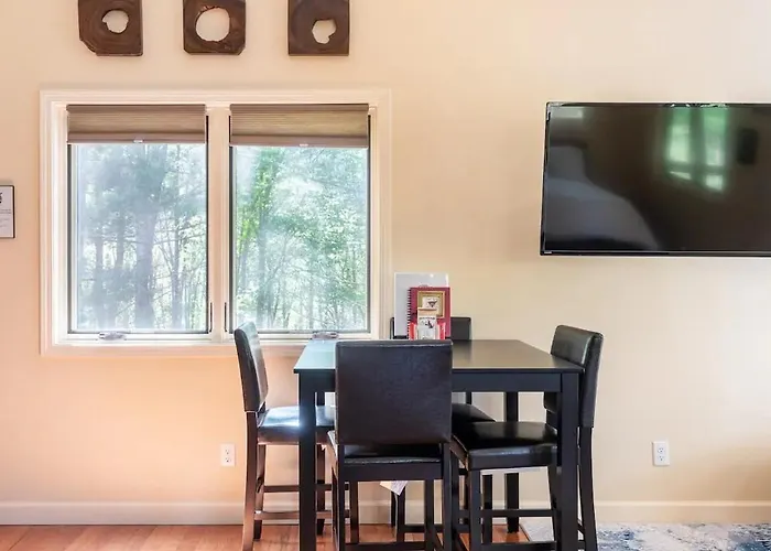 Oak Treehouse Cabin Rustic Luxury Near Asheville