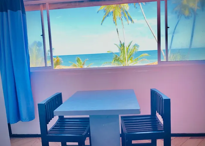 Rainbow Beach Hotel