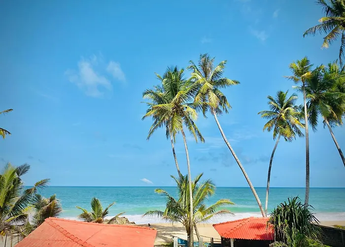 Rainbow Beach Hotel