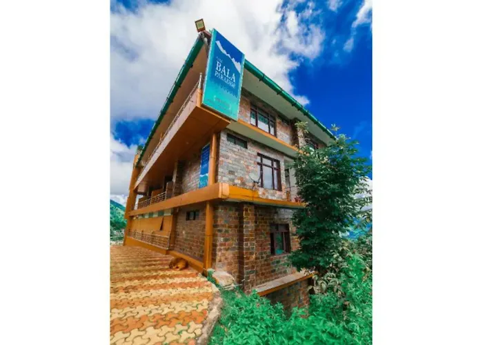 Goroomgo Bala Paradise Munsyari - Himalayan View Room