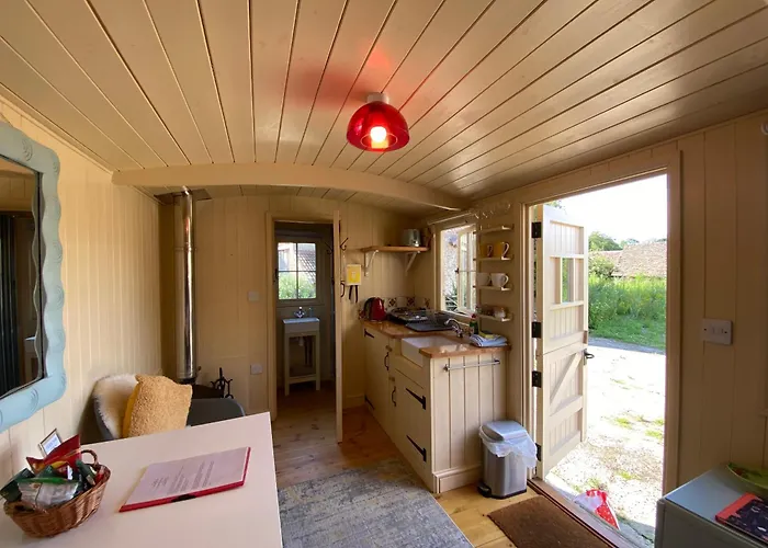 The Hut At Bay Tree Farm, Nympsfield
