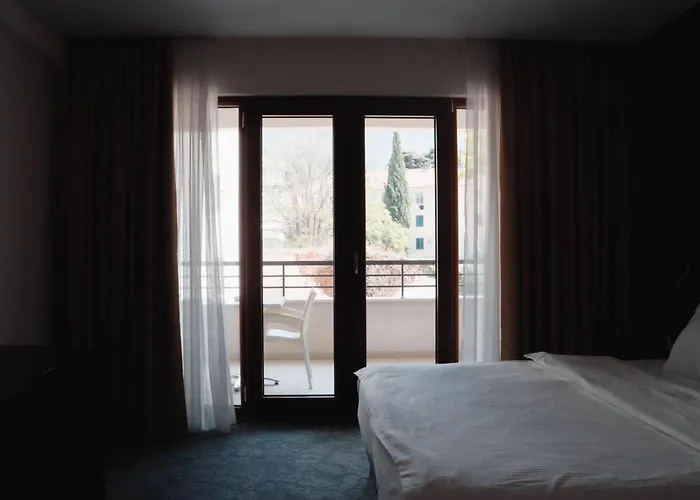 Hotel Pine