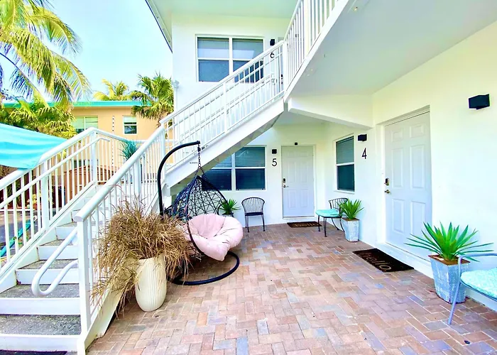 Southwinds Inn By The Gold Nests