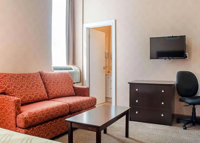 Woodstock Inn And Suites