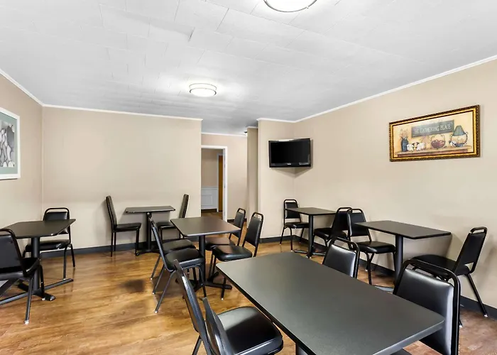 Rodeway Inn Gorham Riverside