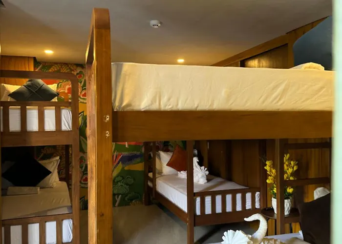 Baia Laiya Marienella Resort