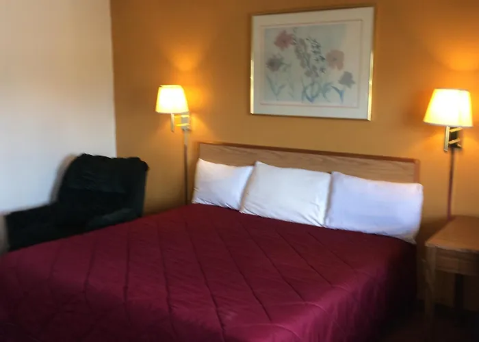 Super 7 Motel