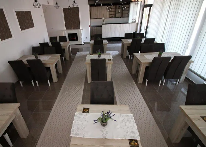 Aparthotel "Queen Zina"