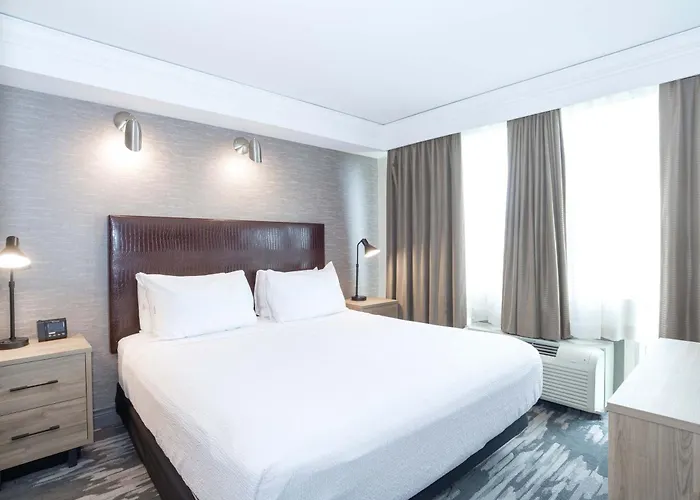 Sandman Signature Toronto Airport Hotel