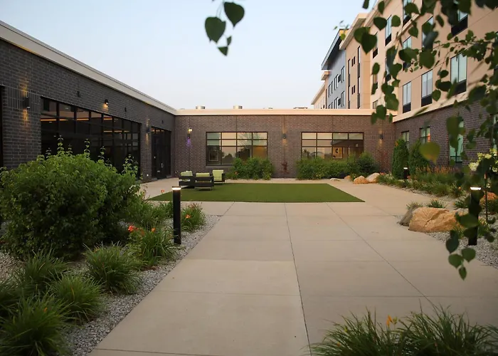 Holiday Inn & Suites Cedar Falls-Waterloo Event Ctr By Ihg