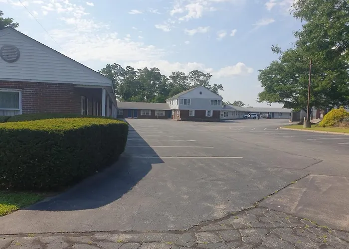 Town & Country Inn
