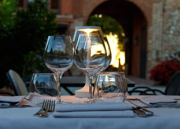 Relais Castello Di Razzano