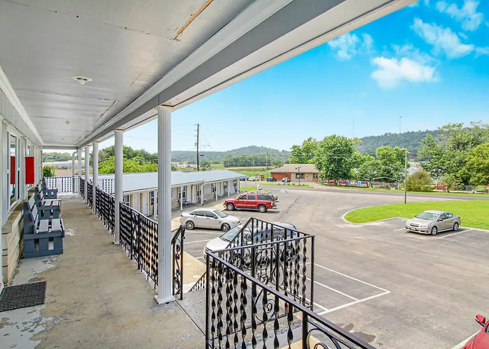 Horse Cave Motel