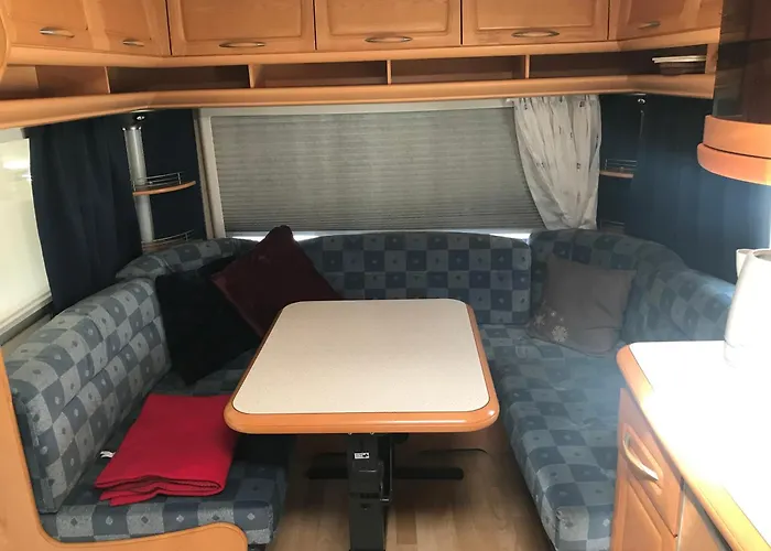 Komfort-Caravan Mit Vorzelt