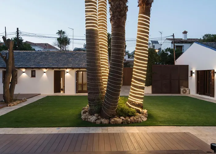 La Moderna Suites