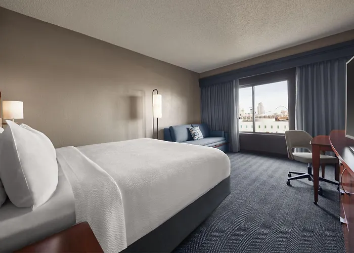 Courtyard By Marriott St. Louis Downtown West