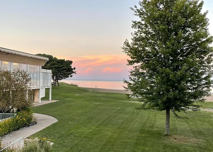 The Dunes Hotel At Illinois Beach