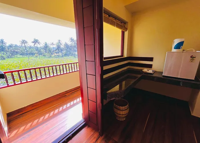 Maadathil Cottages & Beach Resort