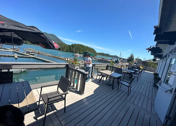 Island West Resort-Motel