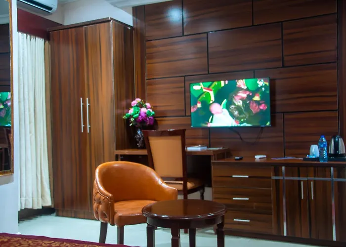 Golden Tulip Garden City Hotel - Rivotel