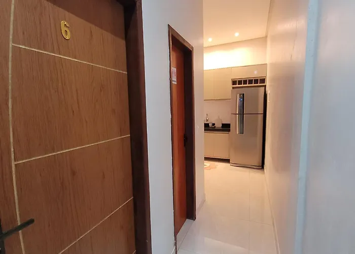 Quarto 6 econômico próximo do aeroporto ar condicionado cama de casal