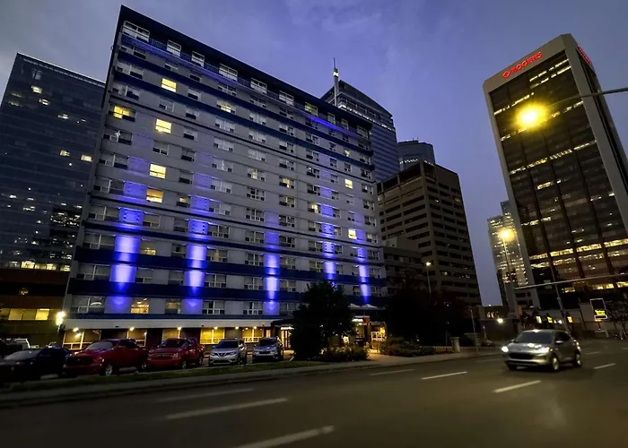 Coast Calgary Downtown Hotel & Suites By Apa