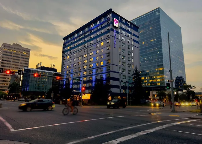 Coast Calgary Downtown Hotel & Suites By Apa