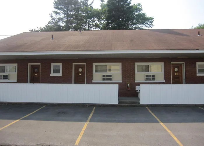 Pinecrest Motel