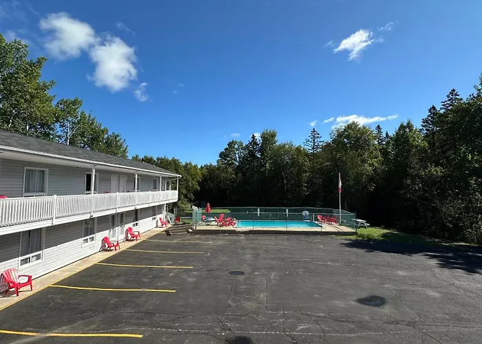 Motel 7 Inn & Suites