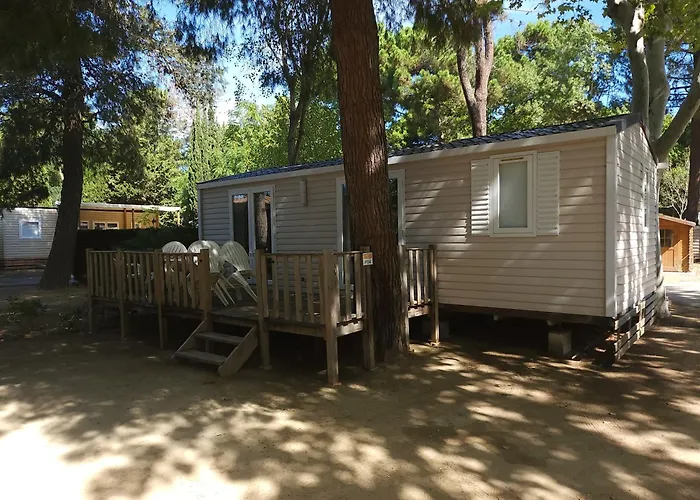 Bungalow Confort Dans Camping 4 Etoiles Canet Front De Mer