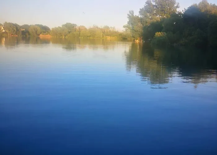 Wohnwagen am See