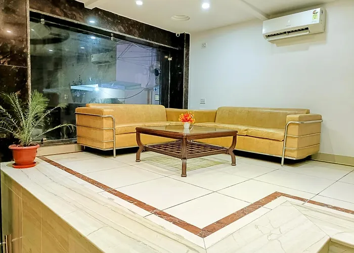 Hotel Le Grand Near Igi Airport