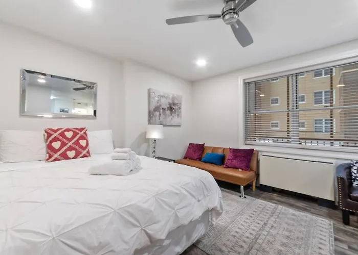 Downtown Studio - Panoramic Views - Walk-Friendly