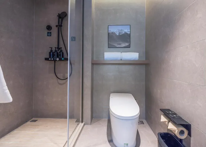 Atour Hotel Zhengzhou North Dragon Lake Financial Center