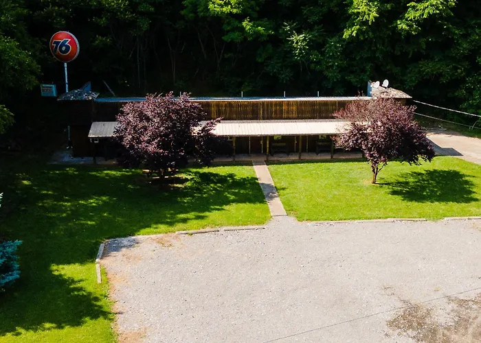 Seneca Pines Lodge