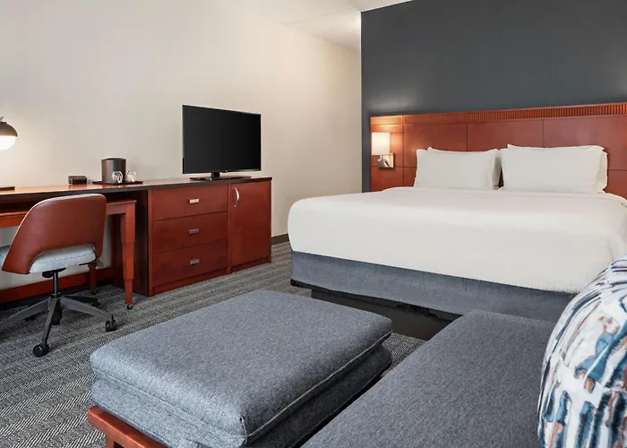 Courtyard By Marriott Chicago Waukegan / Gurnee