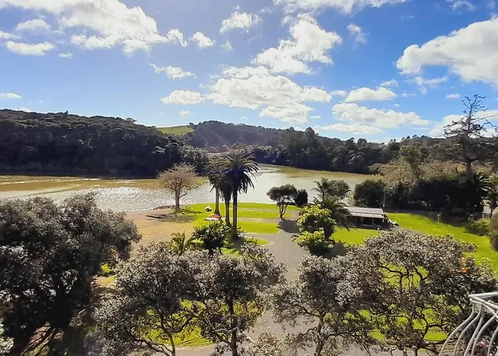 Waterfalls Estate - Motel & Campground