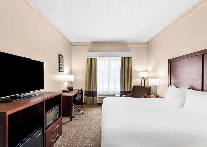 Comfort Inn & Suites Heath - Newark South