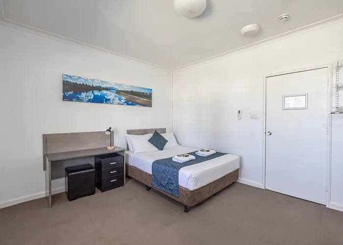 Lees Hotel
