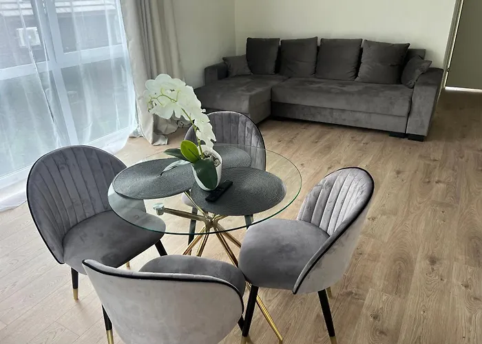 Seaside Apartments 4