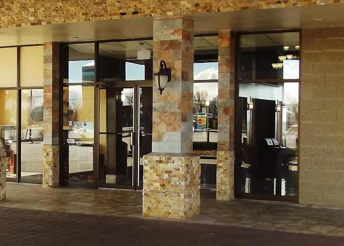Best Western Plus Lake Front Hotel