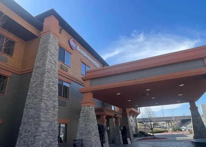 Best Western Plus Kc Speedway Inn & Suites
