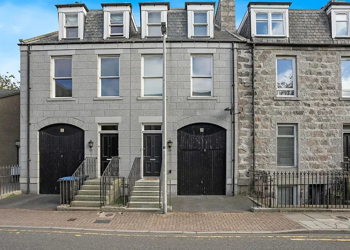 Crimon Place Townhouse - Grampian Lettings
