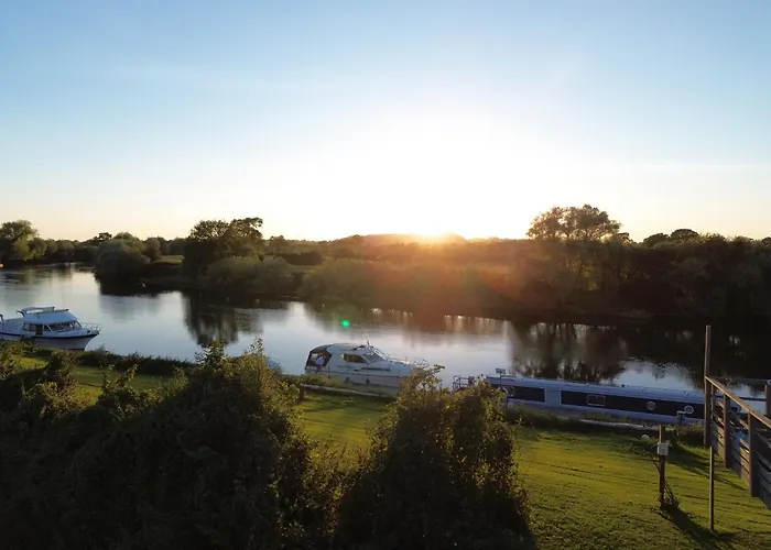 Severnside Boat And Caravan Park Gloucestershire - Caravan 1