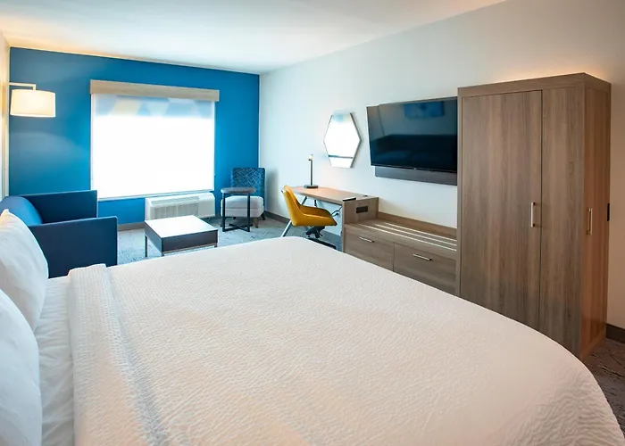Holiday Inn Express & Suites Pensacola Airport North - I-10 By Ihg