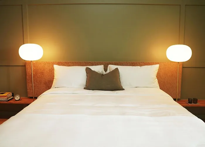 Albert Hotel