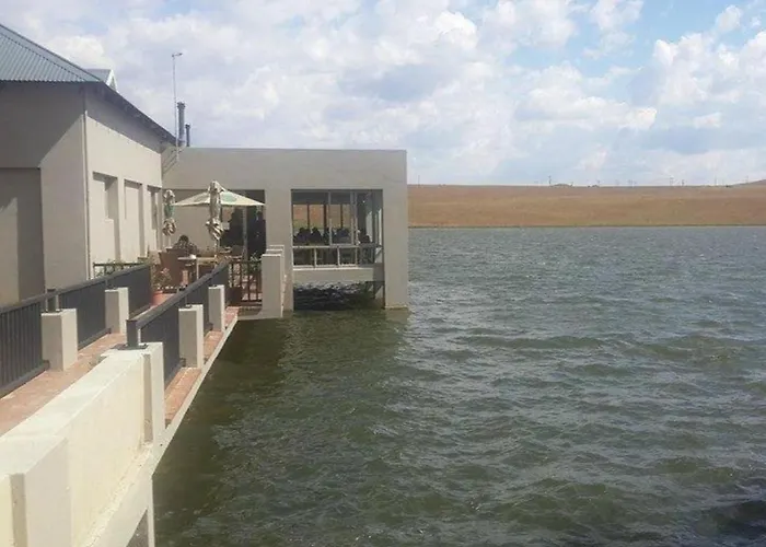 Millys Restaurant And Chalets
