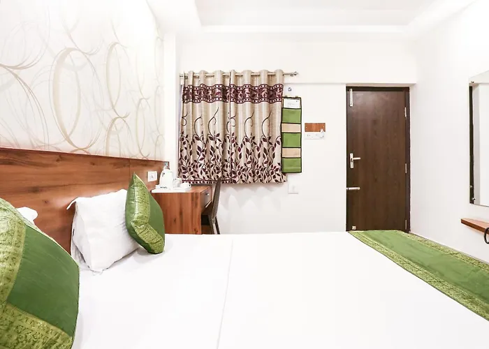 Treebo Comforts Inn, University Road Deralakatte