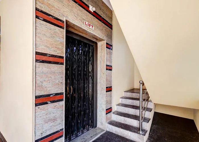 Sri Sakthi Home Stay - Free Pickup From Train Station-Unstained Bed Sheets- Powerful Ac - Fast Wifi - Water Purifier - Spotless Bathrooms- No Cockroaches- Dust Free Rooms- Luxury Mattress- Refrigerator- Cozy Ambience- 24 Hours Hot Water- Washing Mach