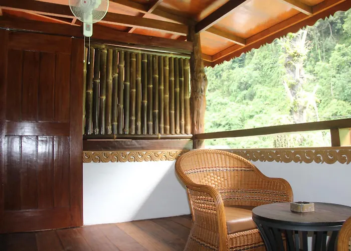 Sam'S Bungalows And Treks